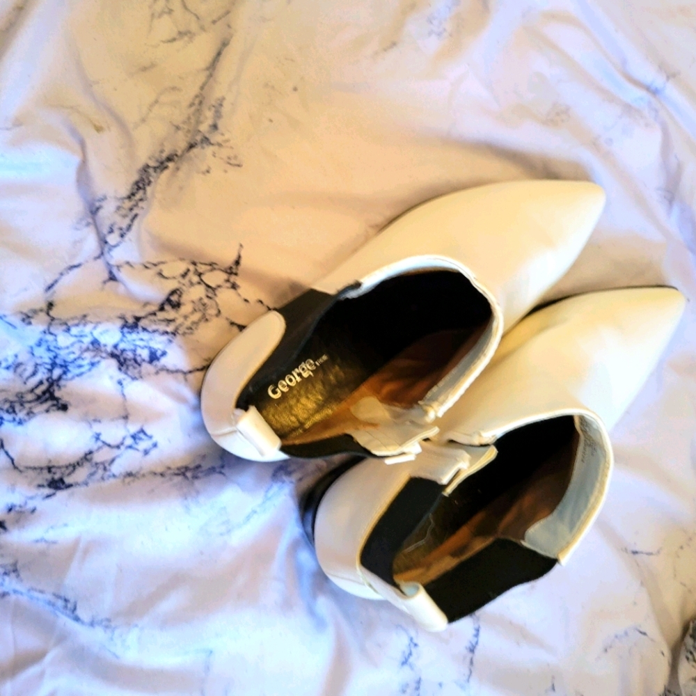 Ankle boots